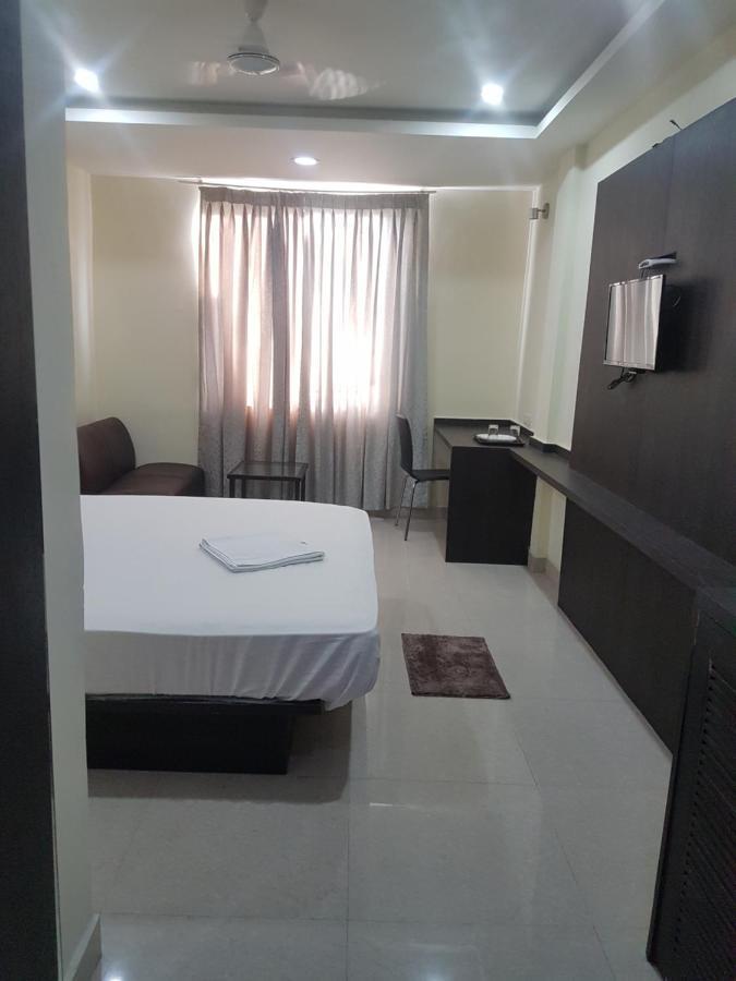 Ample Yard Chennai Exterior photo