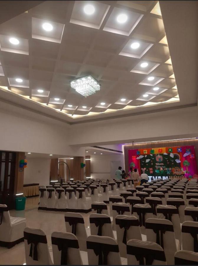Ample Yard Chennai Exterior photo