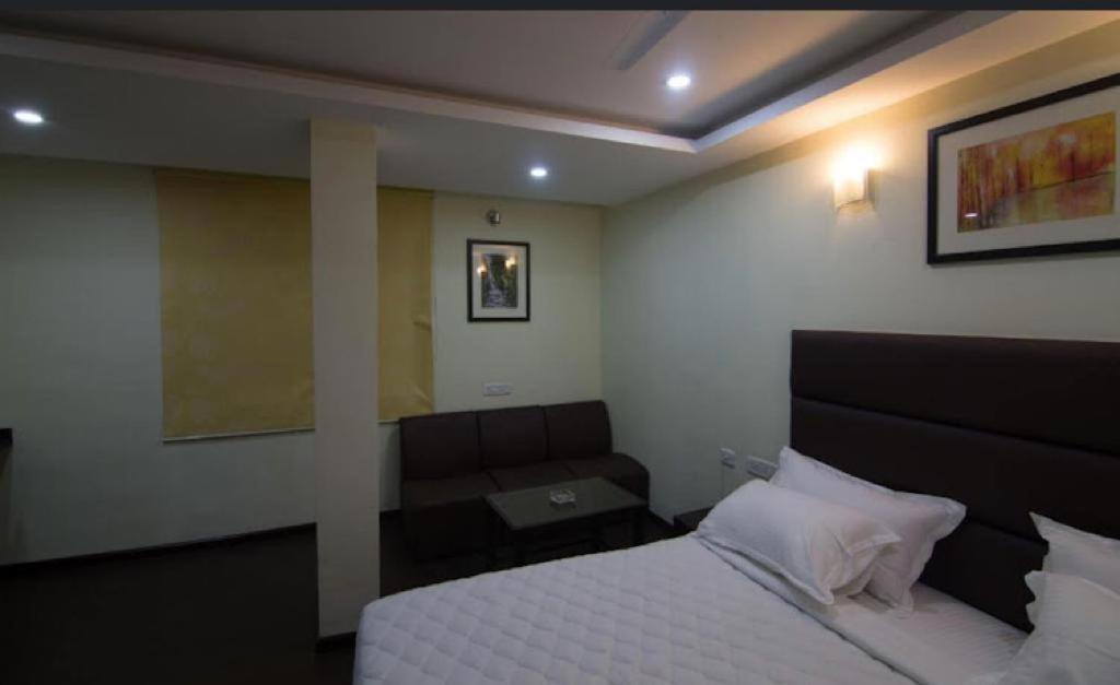 Ample Yard Chennai Exterior photo