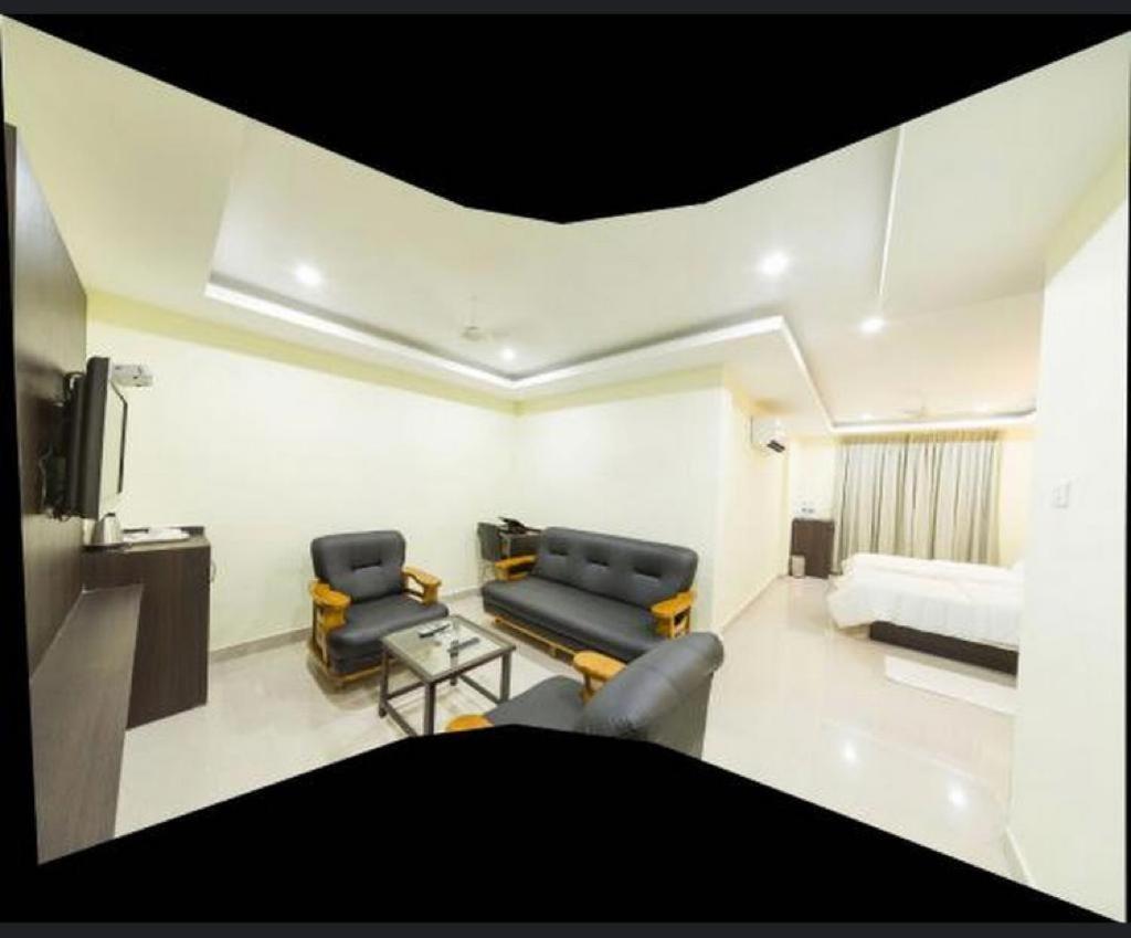 Ample Yard Chennai Exterior photo