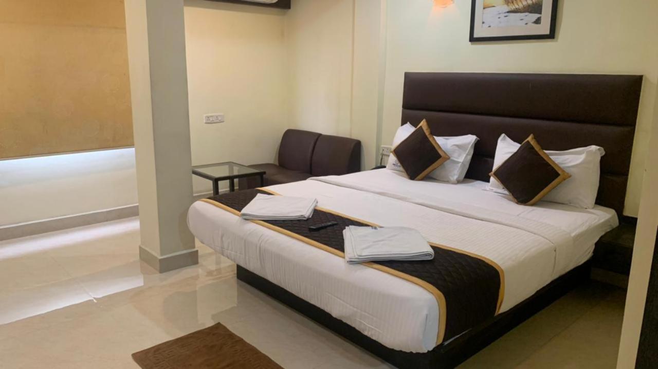 Ample Yard Chennai Exterior photo