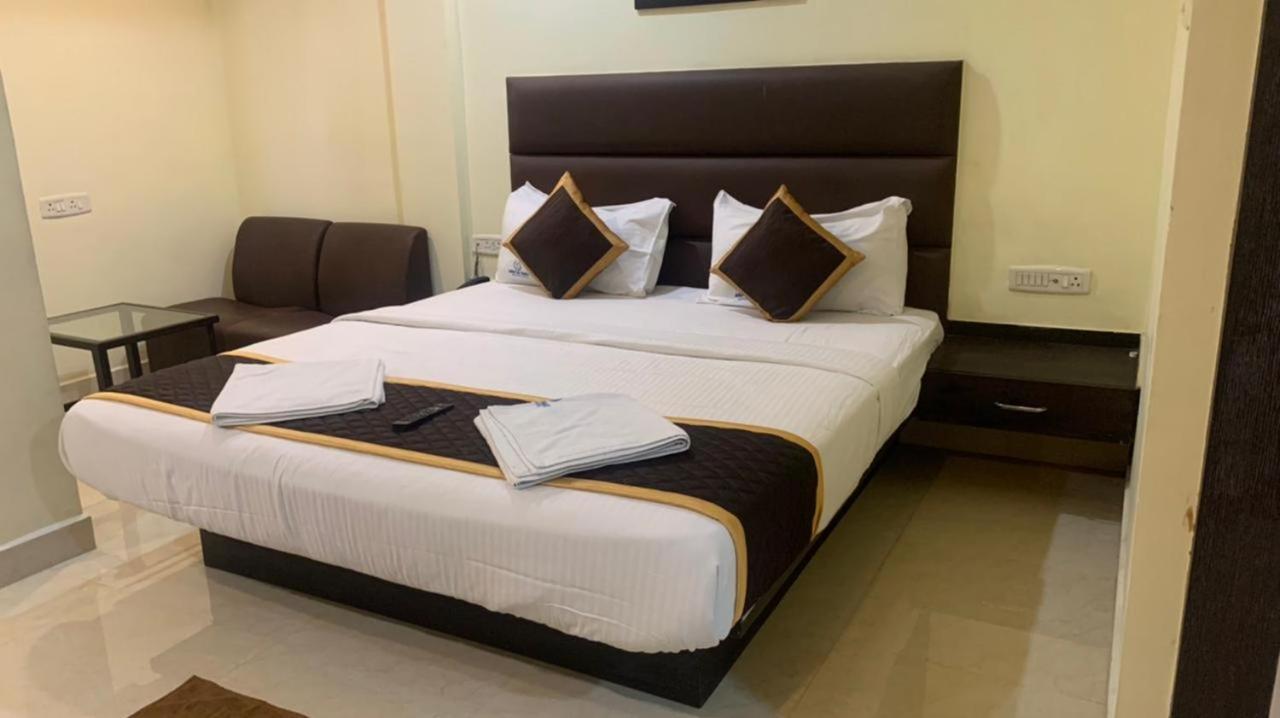 Ample Yard Chennai Exterior photo